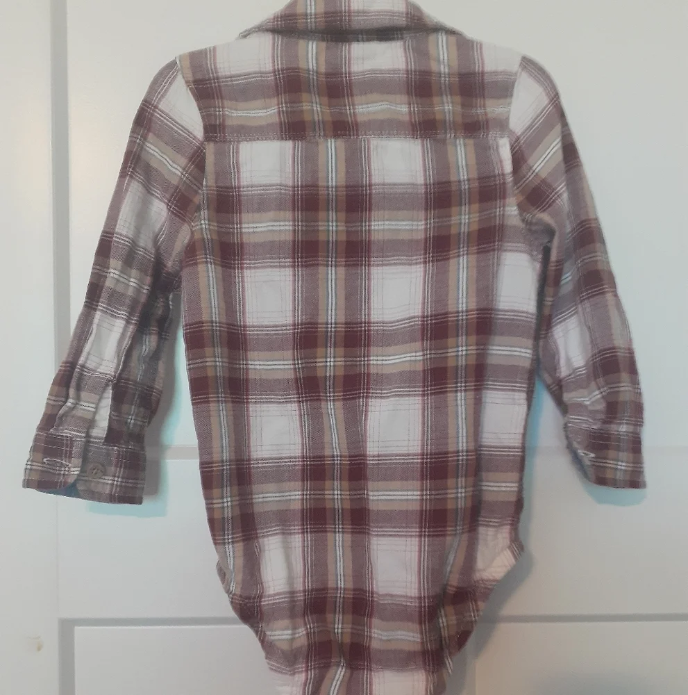 OshKosh B'gosh Red and Brown Plaid Baby Bodysuit Collar Wood Buttons 24 Months